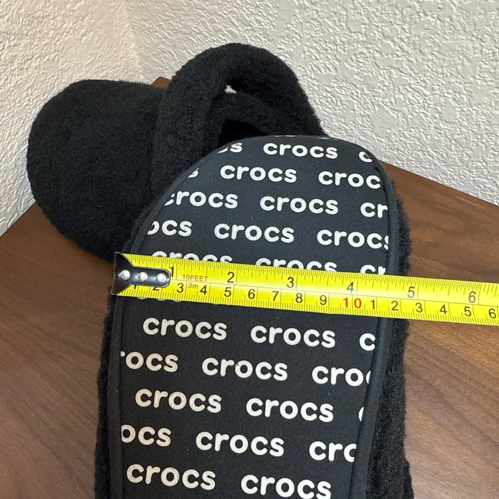 CROCS Classic Cozy Slipper Fleece Faux Fur Black Unisex Women‎ 12, Man 10 EUC